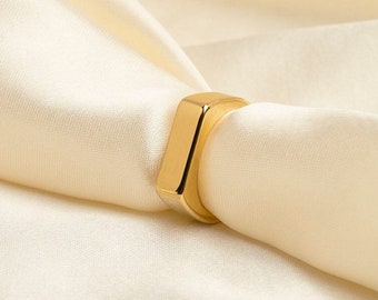 Gold Bar Signet Ring Rectangle Pinky Ring for Women 18k Gold Plated Slim Signet Ring Minimalist Statement Band Pinkie Finger Rings