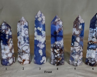 Hochwertiger Blauer Blumen Achat Turm/Obelisk - ruhige Schönheit und emotionale Heilung. Bitte besuchen Sie den Facebook Video-Link in der Beschreibung.