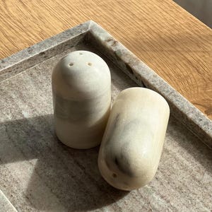 Marble Salt and Pepper Shaker Set Marble Kitchen Vintage Summer Serving Gift for Cook Gift for Mom Mid Century Modern Kitchen Utensils