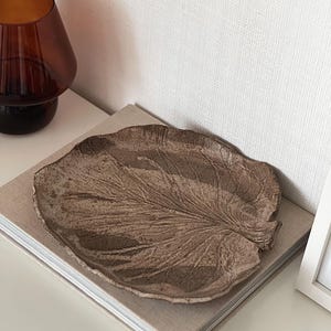 Leaf Ceramic Platter Dining Table Decor Piece Kitchen Decor Nature Inspired Garden Party Serving Dish Handmade Ceramic Botanical Plate