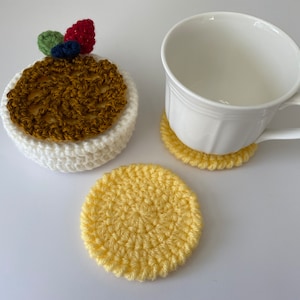 CREME BRULEE Crochet Coaster Set of 6, Creme Brûlée with Fruit, Cute Handmade Housewarming Birthday Holiday Gift, Home Decor, Mini Tea Party