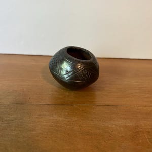 Miniature African Zulu Ukhamba Beer Cup: Handcrafted Clay Pottery