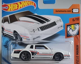Hot Wheels 1986 Monte Carlo SS 1:64 Biały odlewany samochód z plombą, prezent kolekcjonerski dla miłośników mięśni