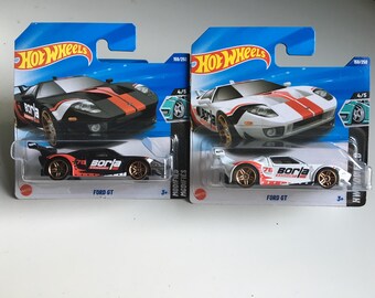 Set di 2 macchinine Hot Wheels Ford GT Borla, variante bianco e nero, scala 1:64.