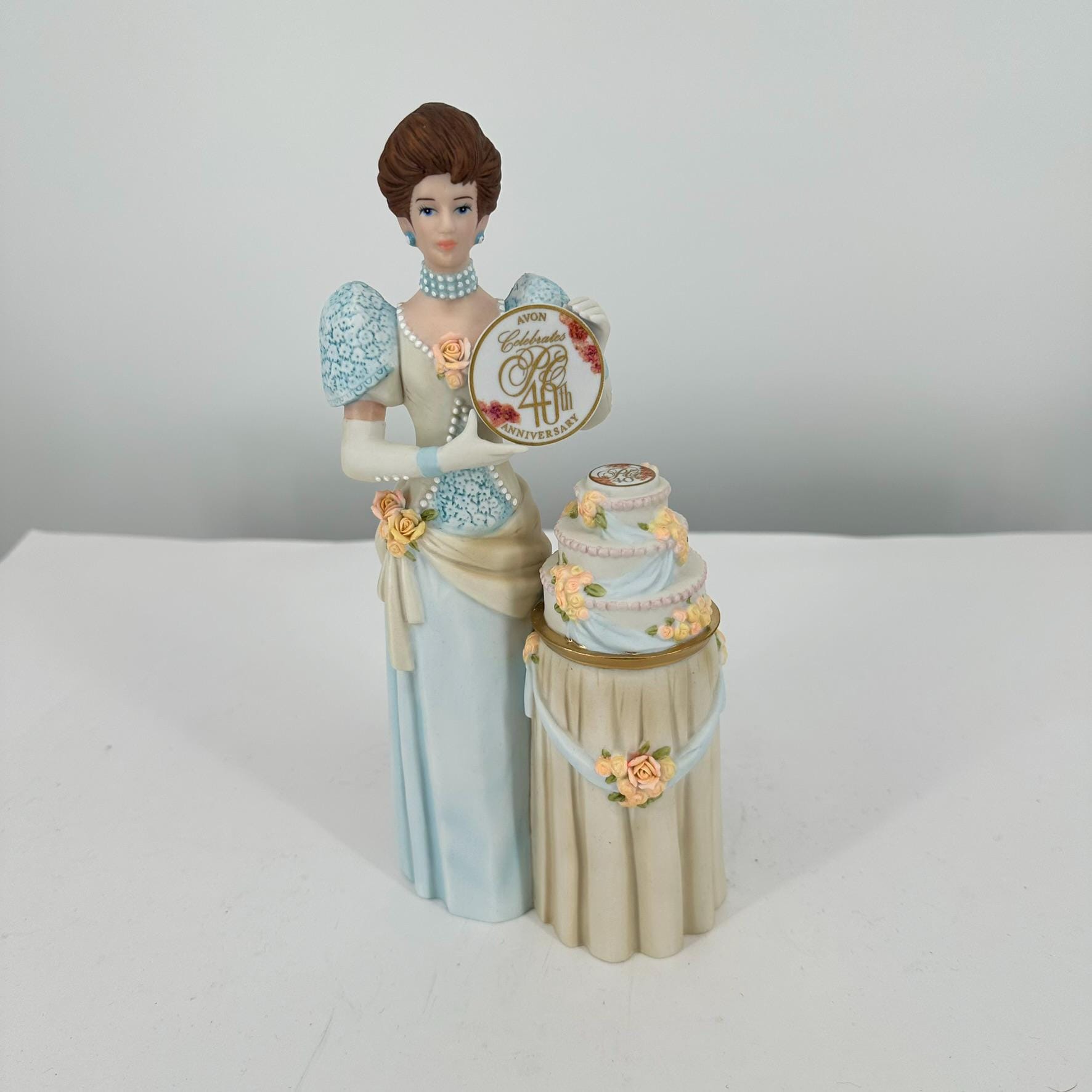 Vintage 2007 Presidents Club Avon Mrs. PFE Albee 2007 Collection