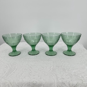 Vintage Set of FOUR Green Minos Jade Dessert Glass by Arcoroc, Grapes, vines and leaves embossed, Green Wine Goblet Glasses 12oz