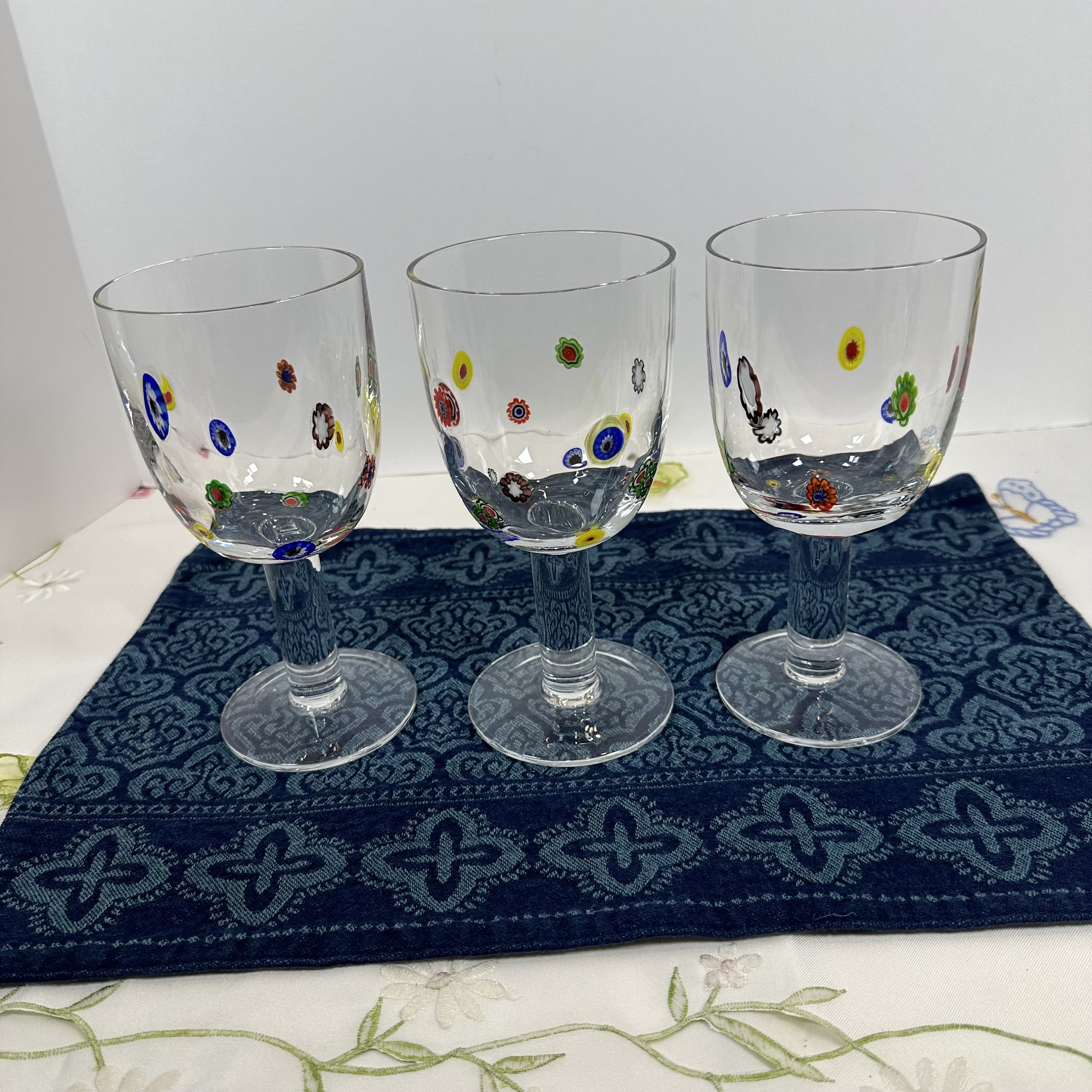 Set mit 3 Millefiori-Weingläsern Leonardo Murano Style, hergestellt in Italien, 18,6 cm hoch, 12 oz