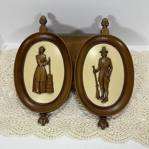 Vintage Mid Century Mod Wall Plaques Pictures Syroco Pilgrims Man and Woman Early American Decor Acorn Finial Plaque Pics Set of 2