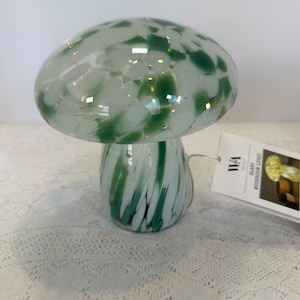 W&A Home Decor N.Y., Sage/White Confetti Glass Mushroom with warm white Fairy Lights Battery power, New, 7"-inch tall