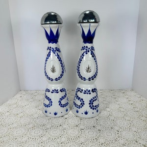 Vintage set van twee Clase Azul-tequillafles 750 ML, handgeschilderde lege fles, handgeschilderd, 15,25 inch hoog