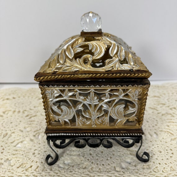Vintage Wooden like (resin) Trinket/Jewely box, w… - image 8