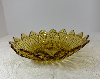 Vintage Federal Glass Yellow Amber Starburst Serving Bowl, MCM Amber Petals Glass Bowl 10.25" in