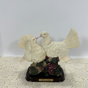Vintage Meerchie Dove Love Bird/ Love Goddess/ Figurine Porcelain 1980s, Home Peace Dove, Set of two White Doves
