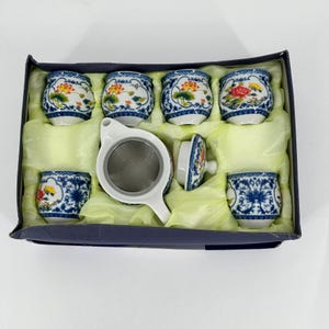 Vintage, Chinese Porcelain Tea Set, Chinese Ceramic Tea Pot and 6 Cups, Chinese Miniature Tea Set w/ Blue Flowers, Blue on White Florals