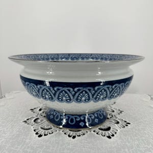 Vintage The Bombay Company Planter Heavy, Blue and White XL Porcelain with Silver trim, Classic Blue and White Bombay