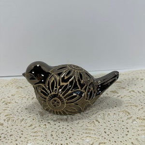 GC Naturals Ceramic Bronze Bird Sachel Potpourri Holder Vanilla Brown Sugar Ceramic cut out artful green tabletop Porcelain.
