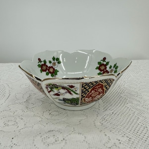 Bol moyen floral peint à la main en or Imari japonais des années 1960, plat/bol de 7 po. de large
