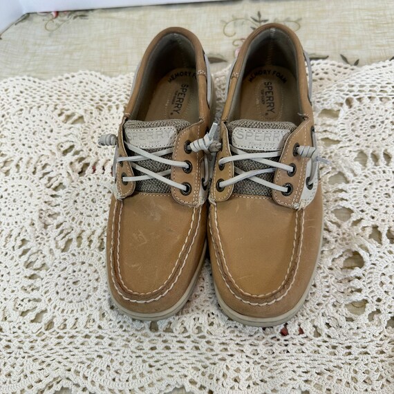 Cream sperrys sale