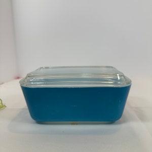 Vintage Pyrex Blue Rectangle Refrigerator Dish with Lid, MCM Decor, Collectable Keepsake - Pyrex 34 - 1.5 Pint, Kitchen Collectible
