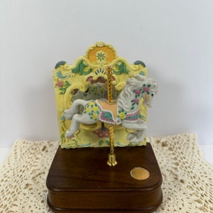 Carousel Horse Music Box for Vintage Mantel Dresser Vanity Decor