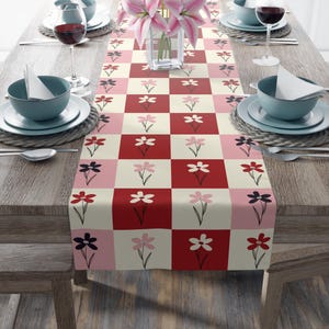 Patchwork Floral Pattern Table Runner | Pink Red Checkered Cotton-Poly Sweetheart flowers tablecloth Bild 4