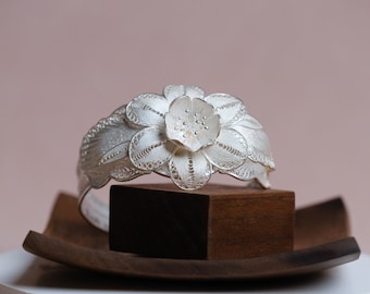 Art Nouveau bracelet, Silver Flower Bangle, Pure Silver Bangle, Silver Filigree Bracelet, Gift for Her, A Family Legacy Art Piece