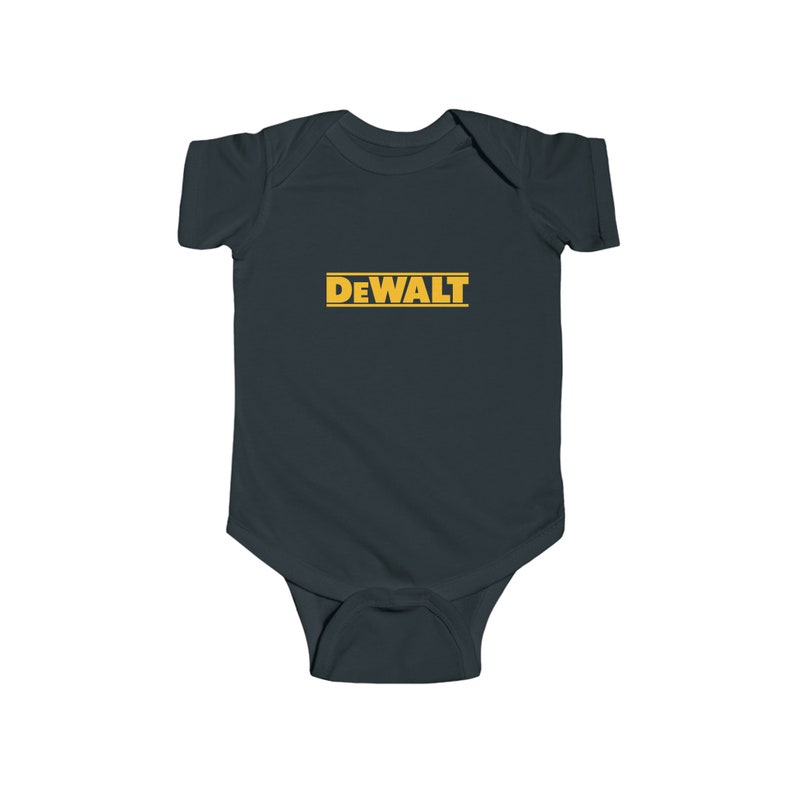 Vêtement pour bébé, Boutique bébé, baby shower, vêtement dewalt, dewalt bébé, bébé bricoleur, papa bricoleur, shirt dewalt, cadeau vêtement papa, cadeau bébé, shirt d'outils, cache-couche, cache couche dewalt, infant bodysuit dewalt,