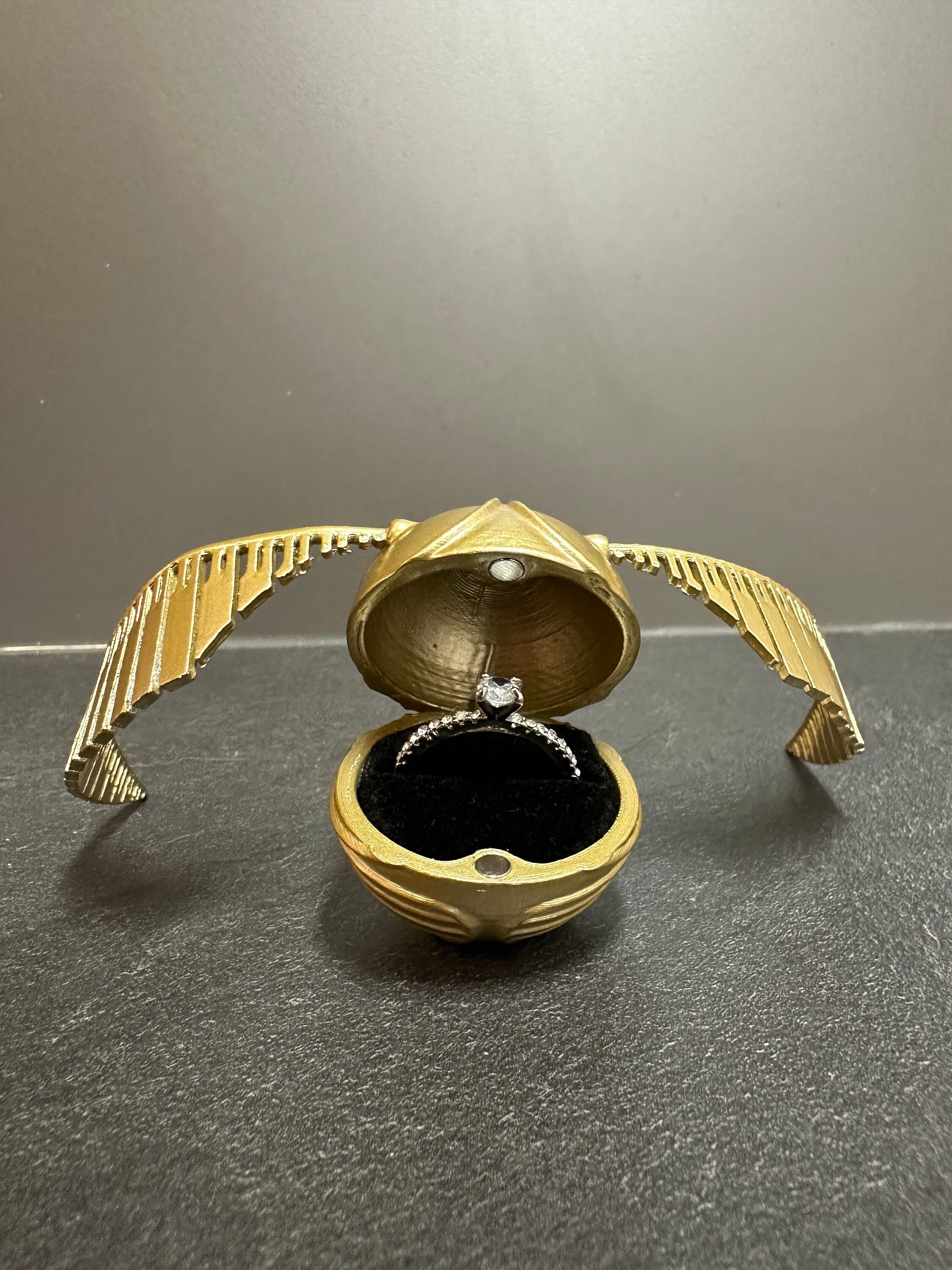 Golden snitch print - .de