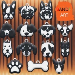 Pode incluir: Um conjunto de 15 pingentes de raças de cães em preto e branco, incluindo um pug, um bulldog, um poodle, um dachshund, um pastor alemão, um labrador retriever, um yorkshire terrier, um shih tzu, um boxer, um doberman pinscher, um rottweiler, um beagle, um bulldogue francês, um boston terrier e um jack russell terrier. Os pingentes são feitos de um material durável e são perfeitos para adicionar um toque de personalidade às suas joias ou chaveiros.