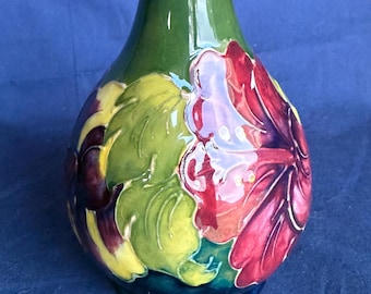 MOORCROFT HIBISCUS BUD Vase 15cm. 1980s vintage. Traditional Moorcroft pattern. Highly collectible and very sought after. Perfect Gift.