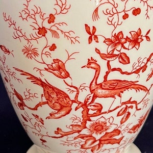 COALPORT LIDDED VASE. Bone china vase with cover. Oriental design. Coalport Cairo pattern. 1950s vintage bone china. Bird of Paradise.Rare.