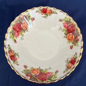 ROYAL ALBERT Old Country Roses Cereal Bowl. Bone China. Vintage. Iconic pattern. Elegant sophistication. Quintessentially English. Breakfast