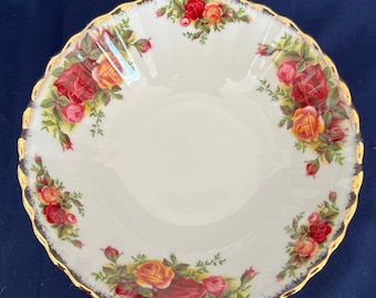 ROYAL ALBERT Old Country Roses Cereal Bowl. Bone China. Vintage. Iconic pattern. Elegant sophistication. Quintessentially English. Breakfast