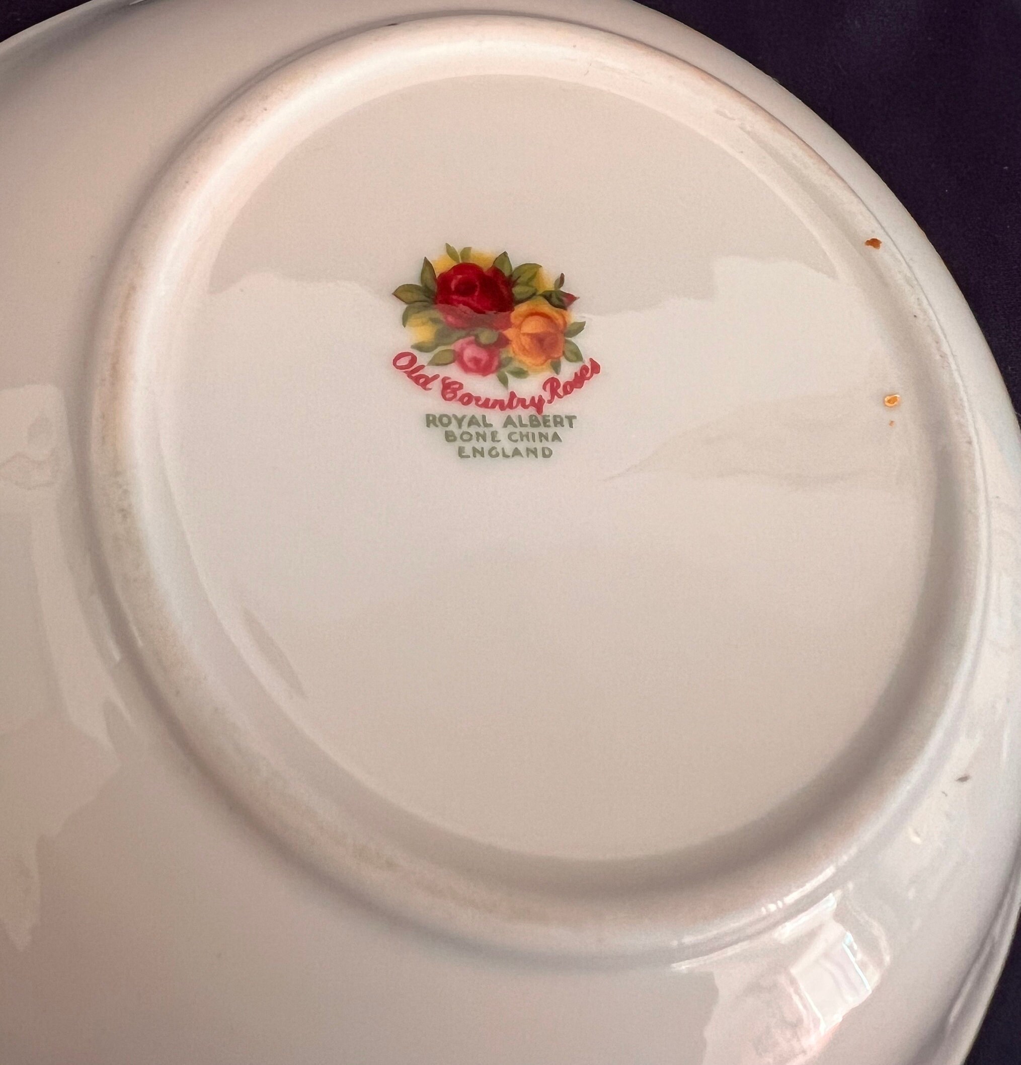 Royal Albert Old Country Roses - Piatto Ovale Aperto In Porcellana Bone China, 23 Cm, Colore: Bianco