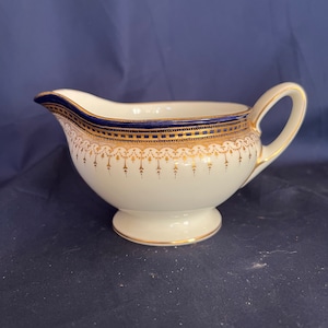 ROYAL DOULTON MILK Jug. Vintage china. Replacement china. Collectors item. Classic Royal Doulton. Perfect Gift. Afternoon tea in style.