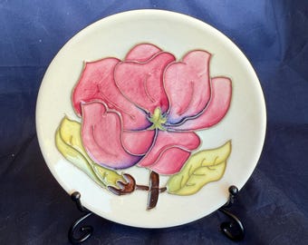 MOORCROFT MAGNOLIA PIN Dish 11cm. Walter Moorcroft era. Classic Moorcroft design. Highly sought after and very collectible. Perfect gift.