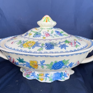MASONS REGENCY TUREEN 28mm. Classic Masons pattern. Traditional china. Fine dining. Sought after. Replacement china. Perfect gift idea.
