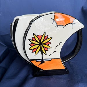 LORNA BAILEY JUG 17cm. Modern art. Art Deco style. Modern classic. Highly sought after and very collectable. Hand painted. Perfect gift idea