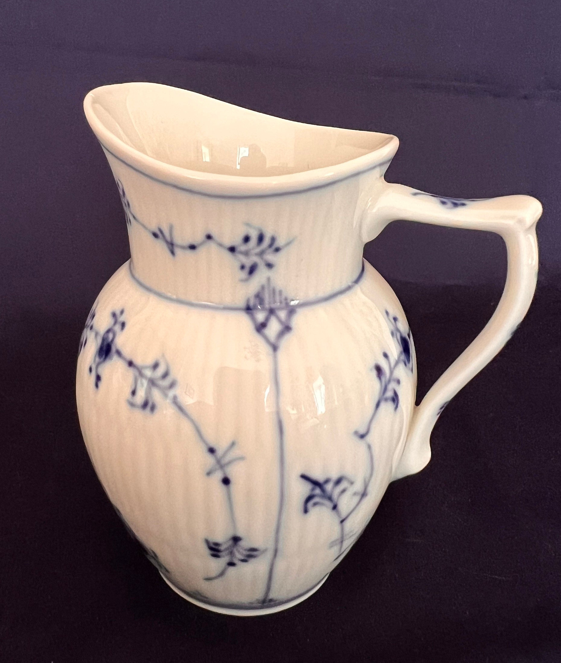 ロイヤルコペンハーゲン MILK JUG RARE! Royal Copenhagen Milk Jug. Blue Fluted Plain Design. Made in