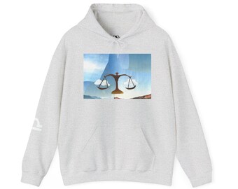 Weegschaal sterrenbeeld unisex hoodie, handgemaakte collage, symboolkenmerken, astrologiecadeau, horoscoopkleding