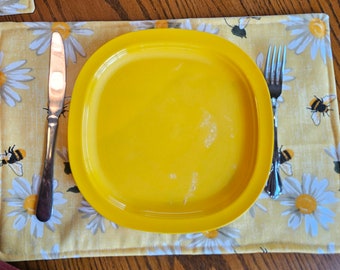 Bee print reversible placemat - yellow gingham check on reverse