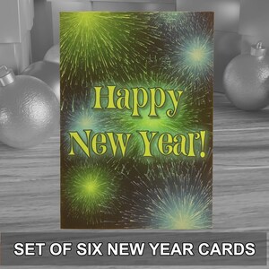 Confezione da 6 biglietti di auguri di Capodanno in stile retrò moderno, ideali per le festività. Forniti con buste kraft. Design originale.