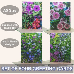 Pack de 4 tarjetas de felicitación con temática de flores de verano. Se suministra con sobres kraft. Diseño original.