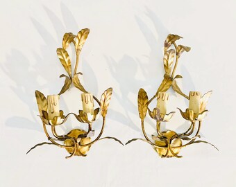 Italian Vintage Florentine Tole Wall Lamp, Gilt Metal Wall Sconce, Hollywood Regency Light Fixture