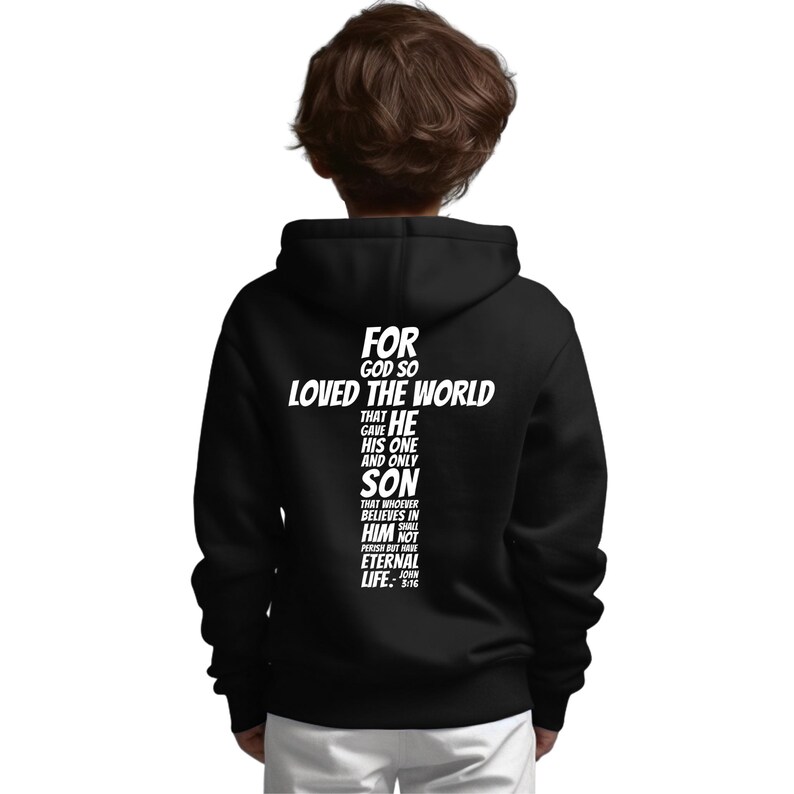 Sudadera cristiana infantil Juan 3:16 - Versículo bíblico "Porque de tal manera amó Dios" en la espalda imagen 5
