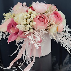 Elegant floral Arrangement in a velur box, Flower arrangement, floral centerpiece, floral decor , faux arrangement , Mother&#39;s Day Gift