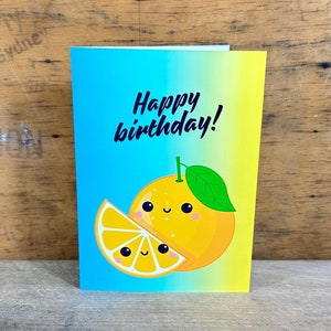 Tarjeta de cumpleaños naranja kawaii para amigos y familiares: descarga instantánea, tamaño A4, carta de EE. UU., perfecta para días especiales