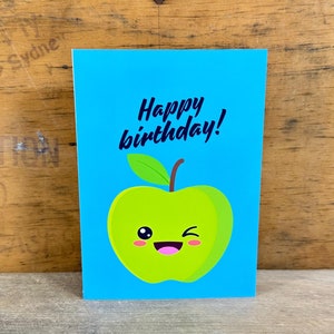 Cartão de aniversário Kawaii Apple para amigos e familiares - Download instantâneo A4, tamanho carta dos EUA | Perfeito para dias especiais