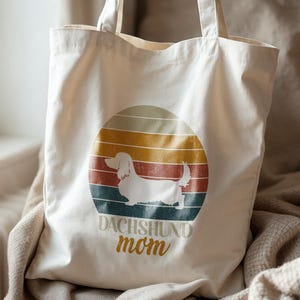 Dachshund Mom Tote - Retro Wiener Dog Lover Bag - Cute Doxie Owner Gift - Sausage Dog Mom Aesthetic - Pet Parent Stylish Tote