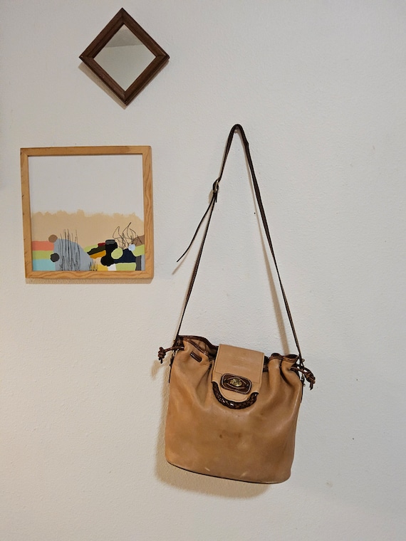 Vintage tan leather bucket bag - Ettiene Aigner l… - image 2